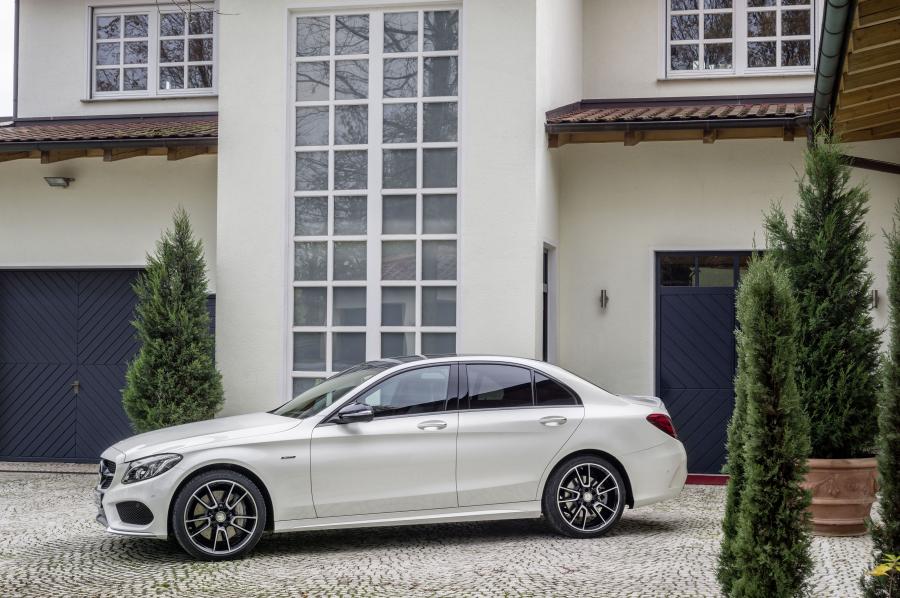  Mercedes-Benz C450 AMG Sport 2015 года  (фото 15 из 31)